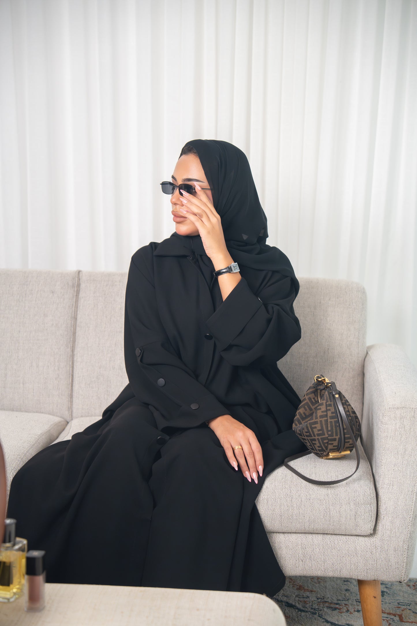 Sahar Abaya – Refined Minimalism in Crepe Cuba