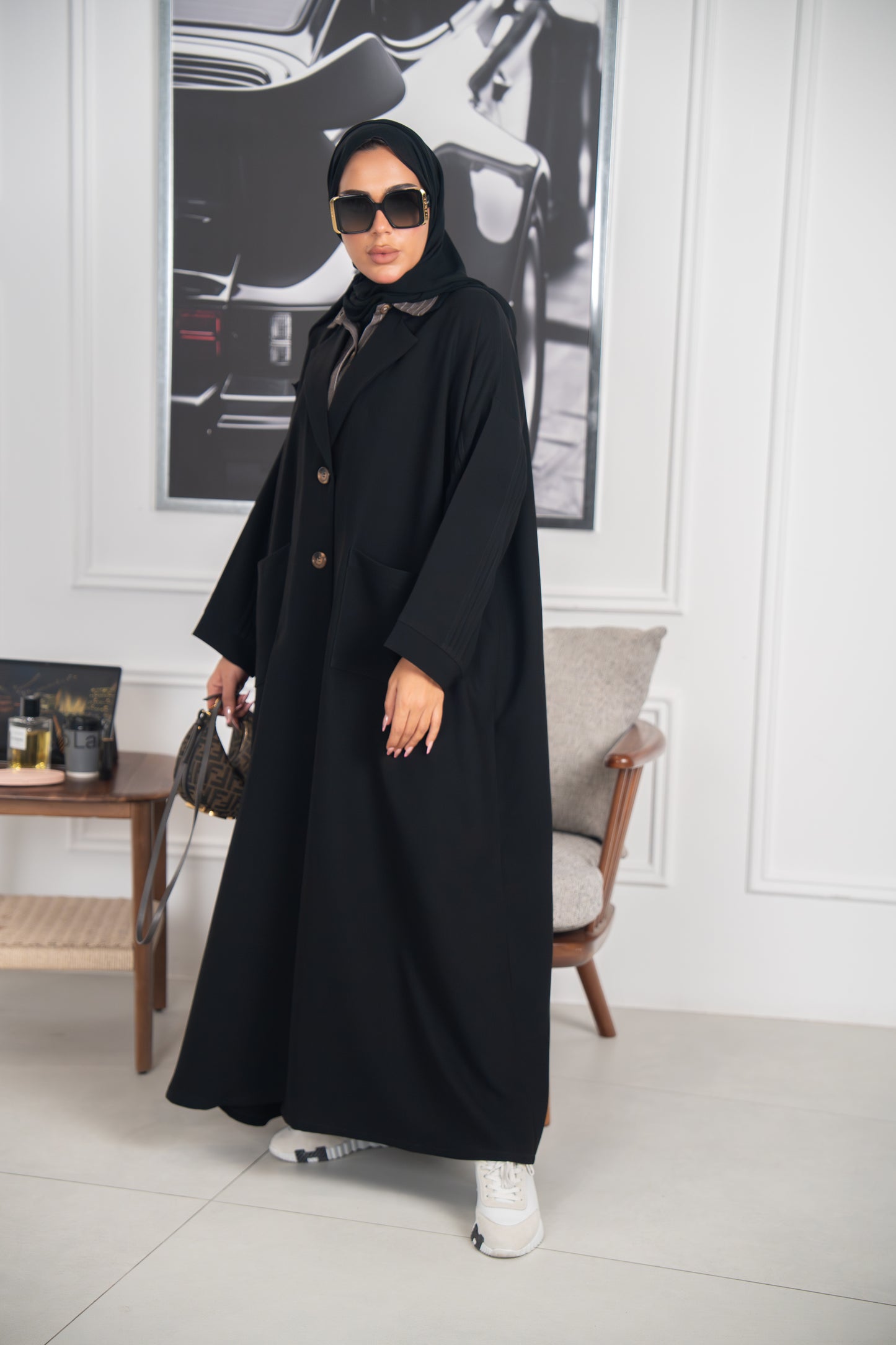 Rihla Abaya – Urban Elegance in Crepe Cuba