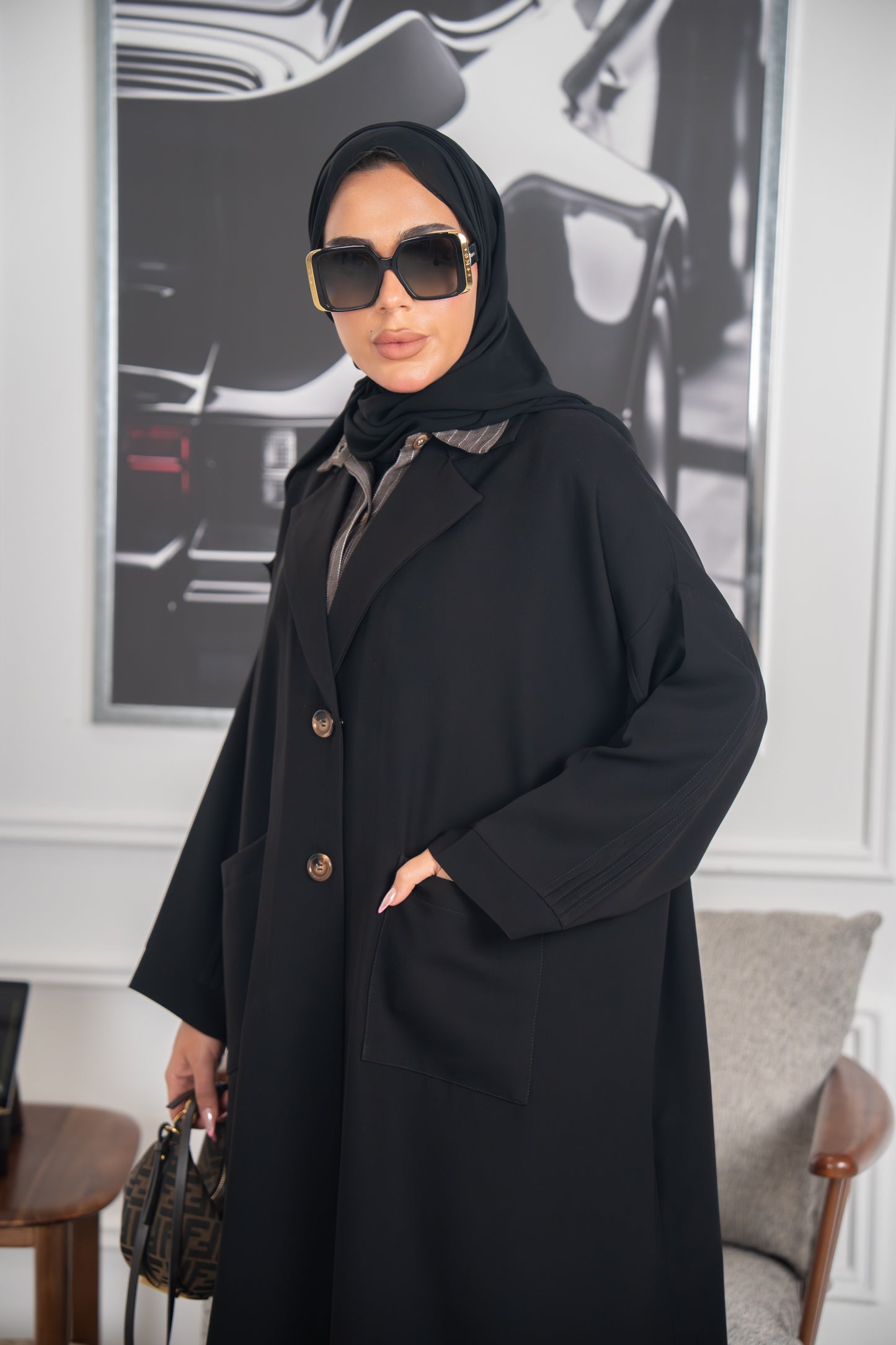 Rihla Abaya – Urban Elegance in Crepe Cuba