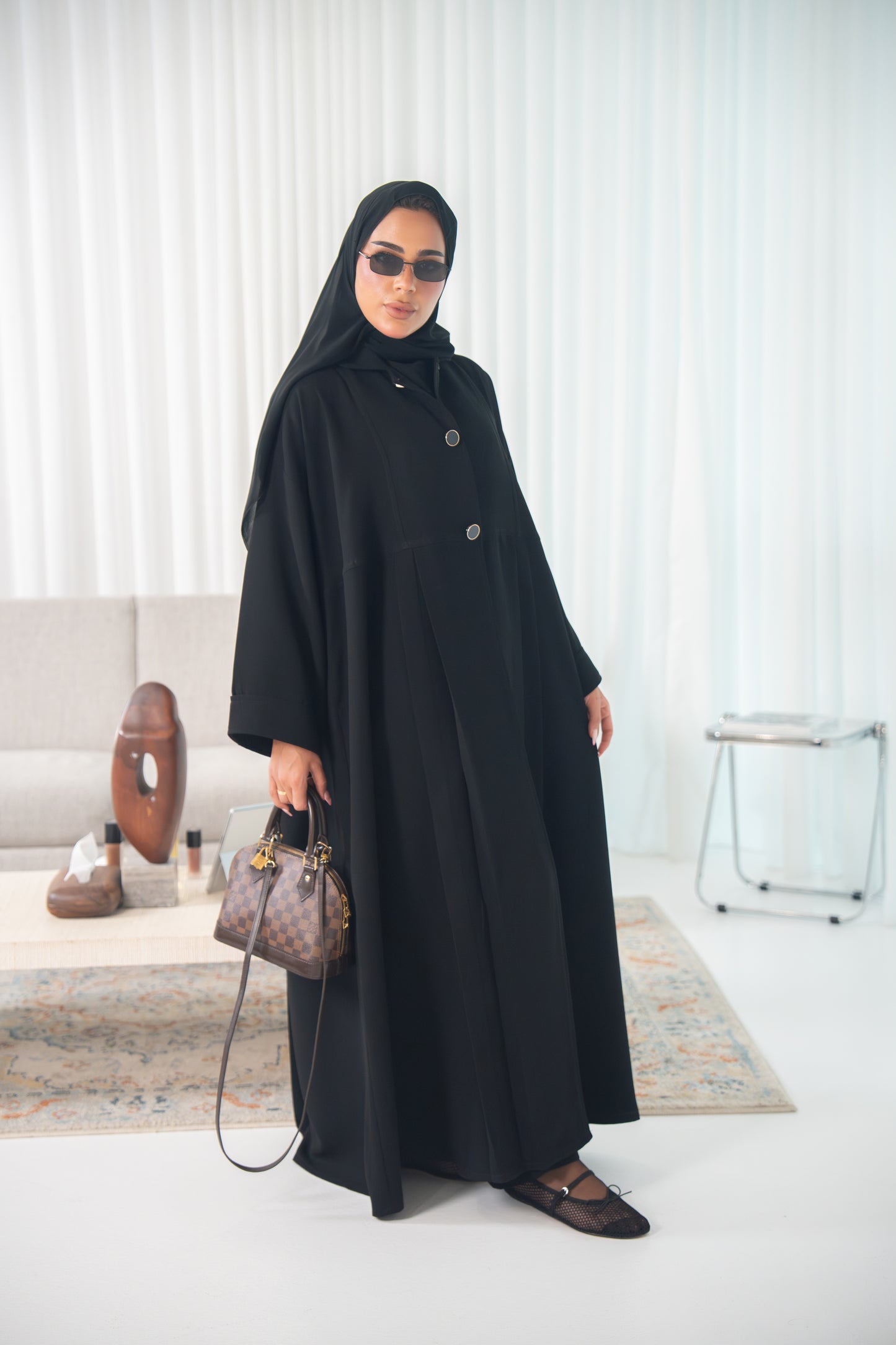 Layali Abaya – Classic Elegance in Crepe Cuba