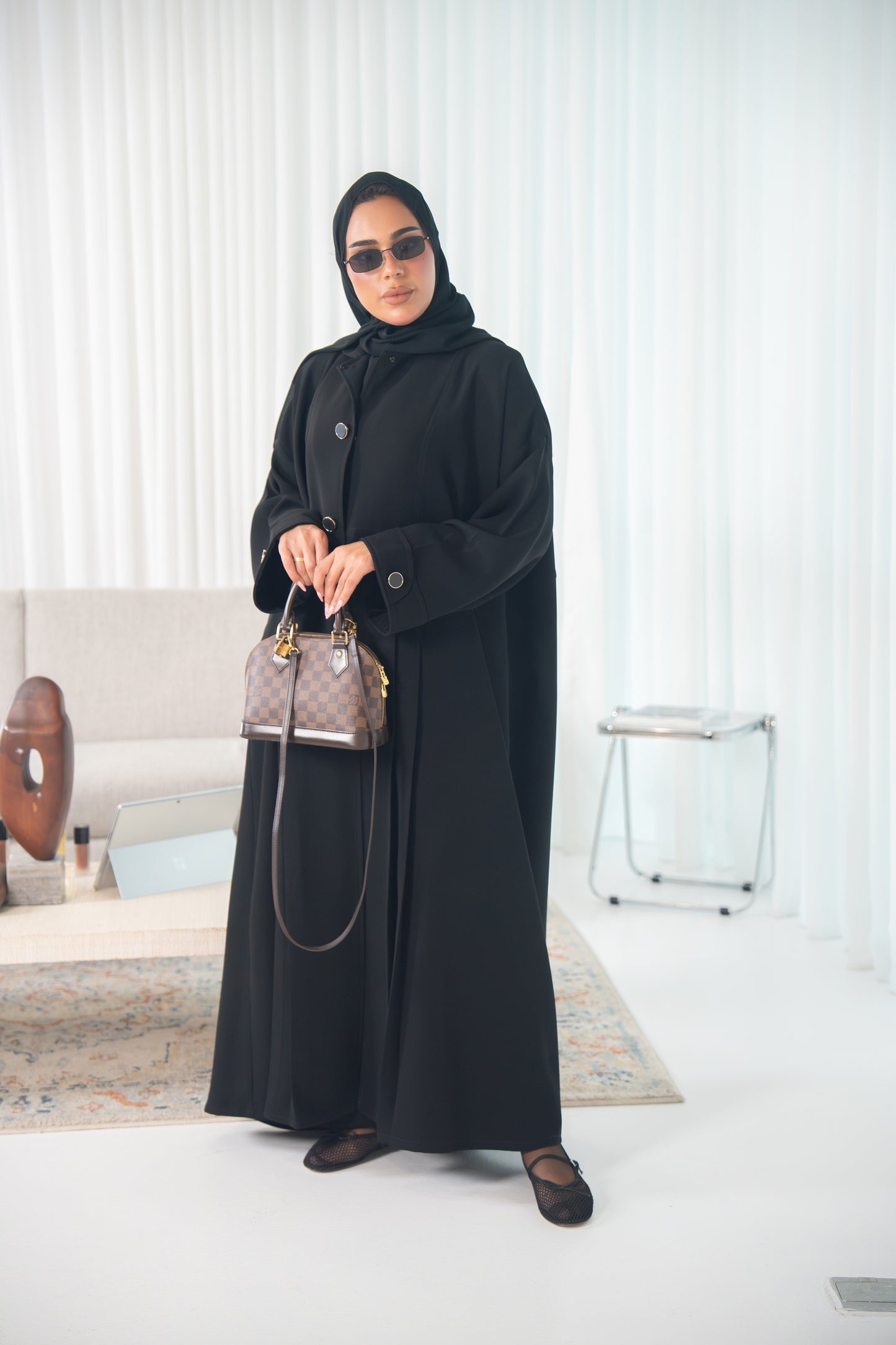 Layali Abaya – Classic Elegance in Crepe Cuba