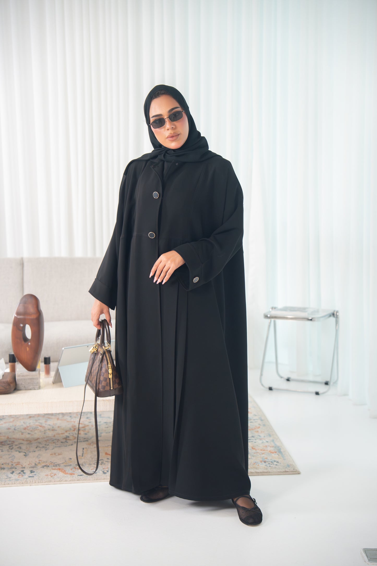 Layali Abaya – Classic Elegance in Crepe Cuba