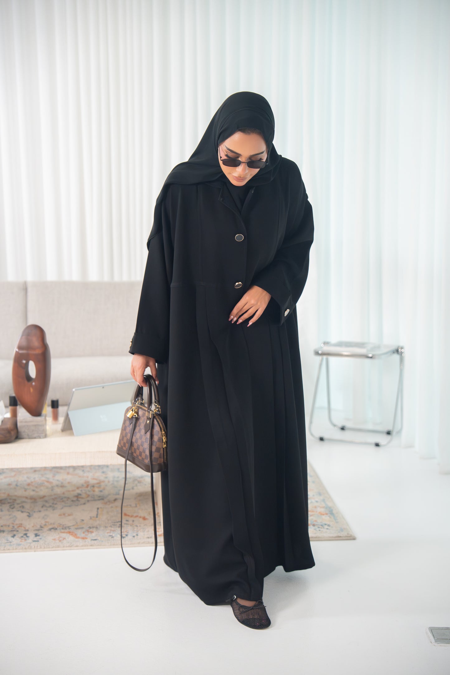 Layali Abaya – Classic Elegance in Crepe Cuba