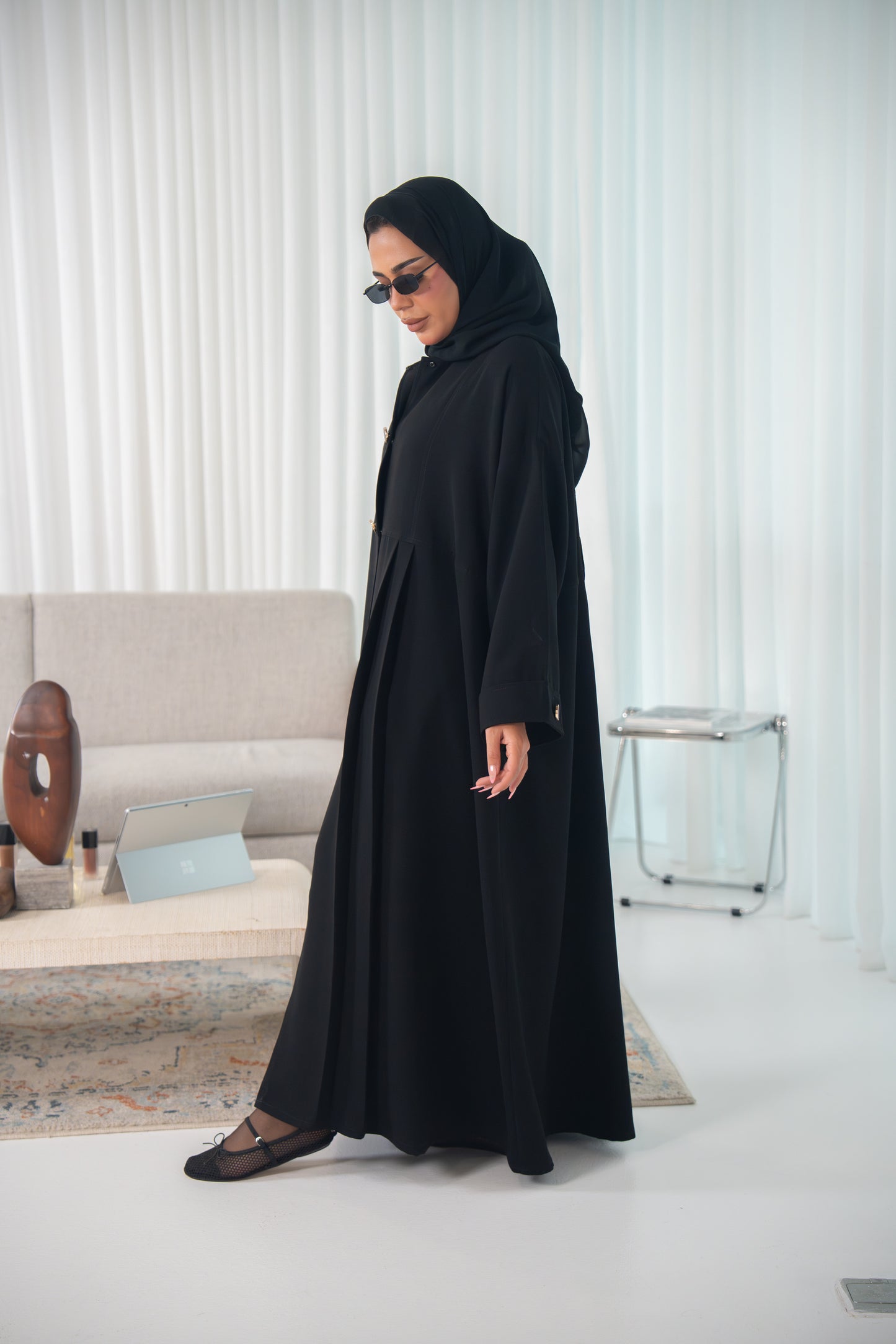 Layali Abaya – Classic Elegance in Crepe Cuba