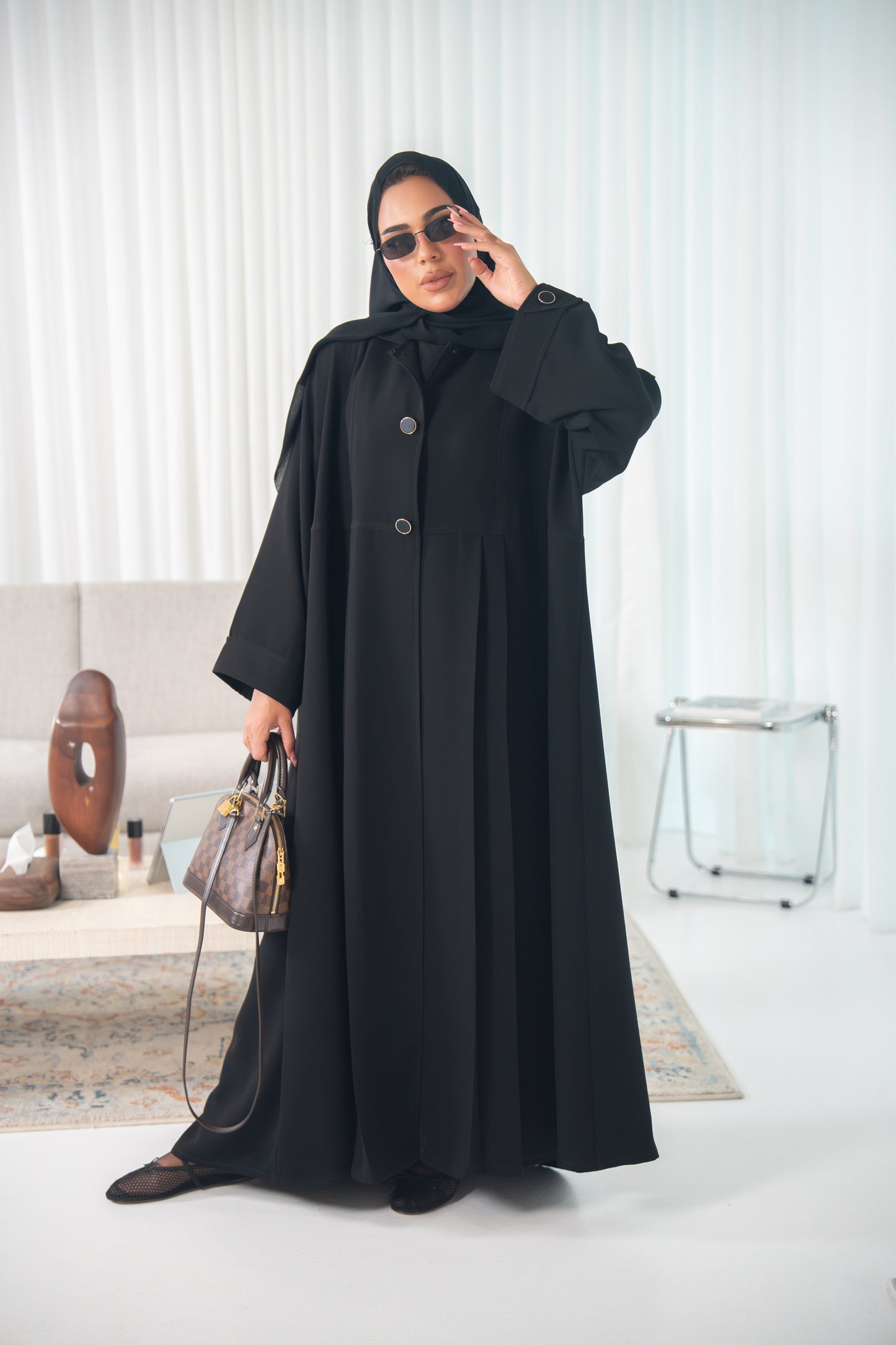 Layali Abaya – Classic Elegance in Crepe Cuba
