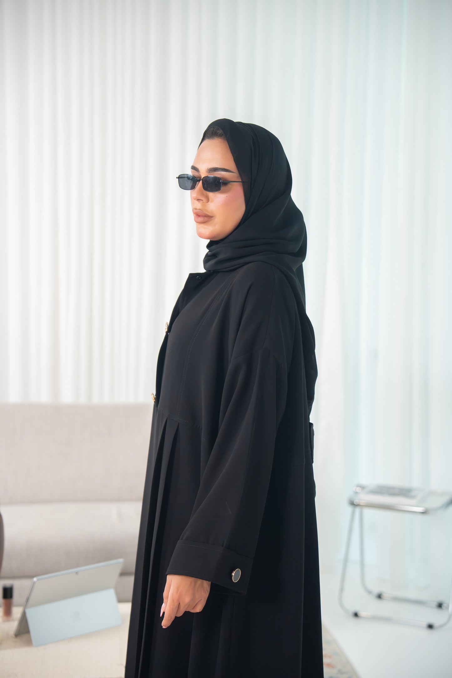 Layali Abaya – Classic Elegance in Crepe Cuba