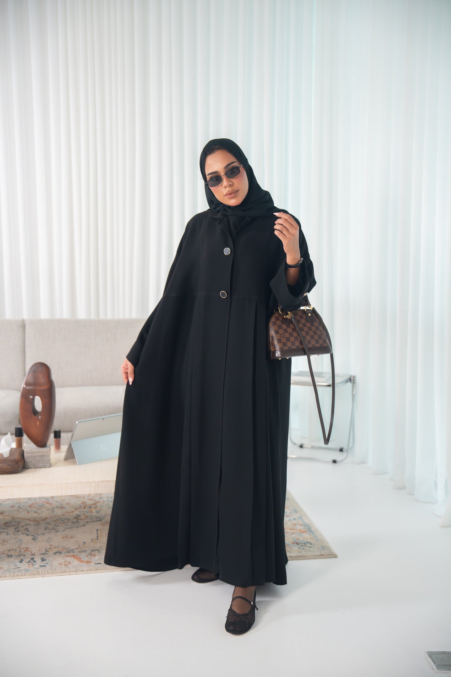 Layali Abaya – Classic Elegance in Crepe Cuba