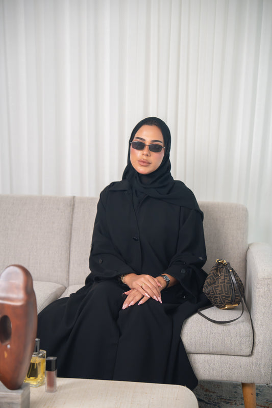 Sahar Abaya – Refined Minimalism in Crepe Cuba