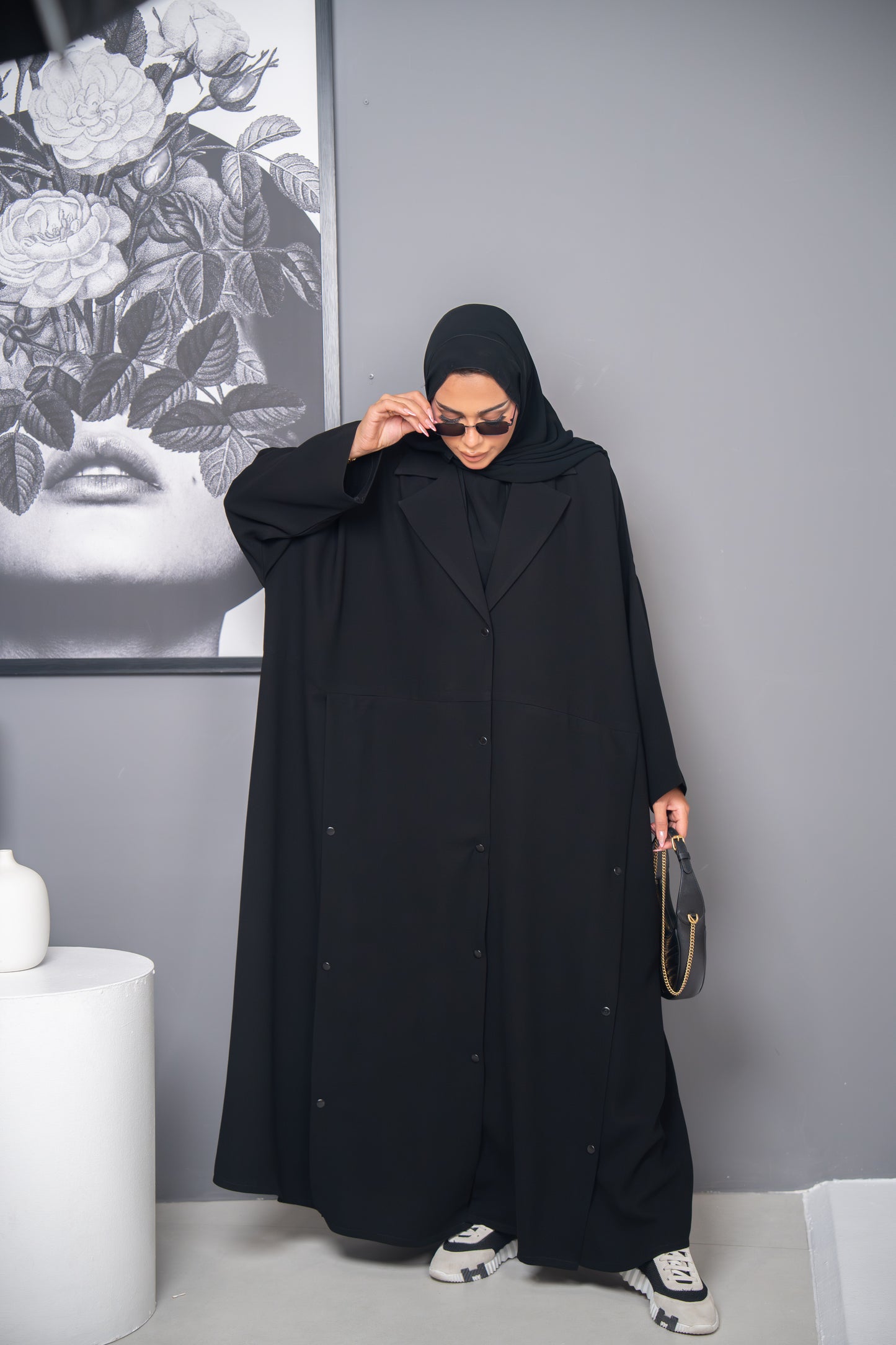 Nouran Abaya – Structured Grace in Crepe Cuba