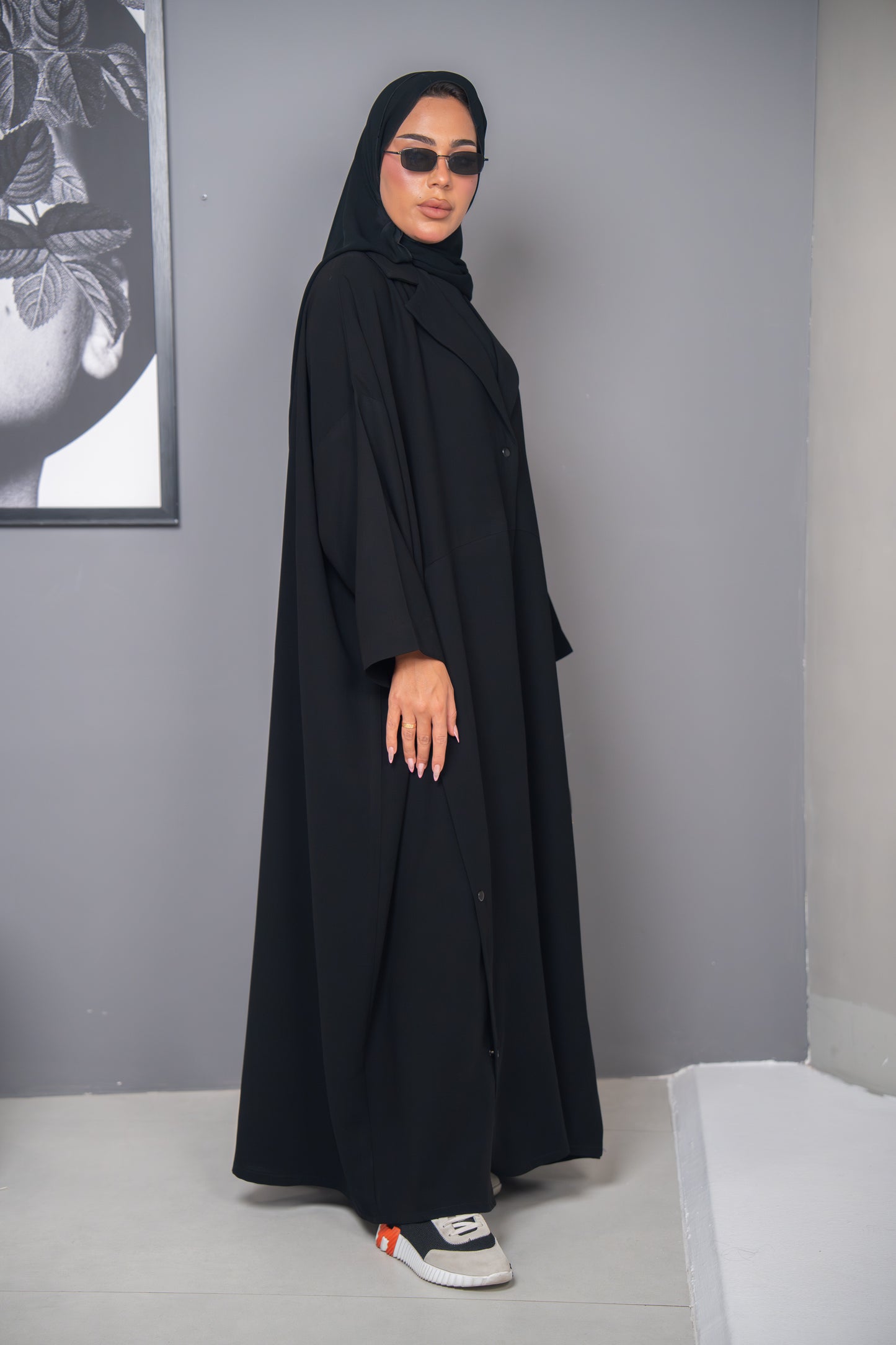 Nouran Abaya – Structured Grace in Crepe Cuba