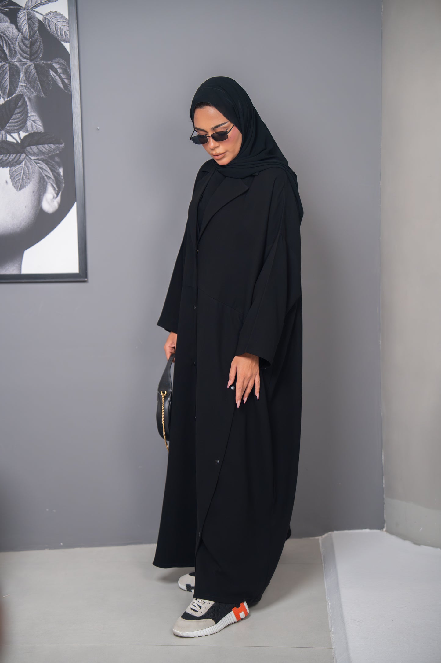 Nouran Abaya – Structured Grace in Crepe Cuba