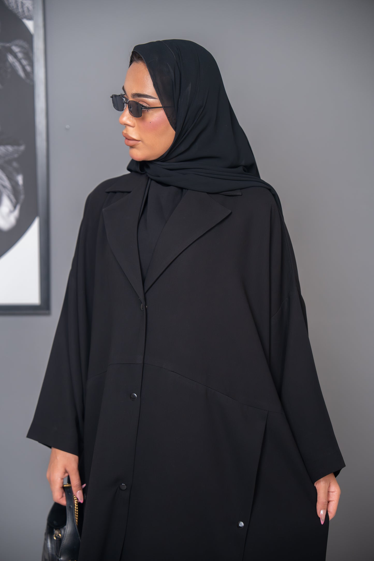 Nouran Abaya – Structured Grace in Crepe Cuba