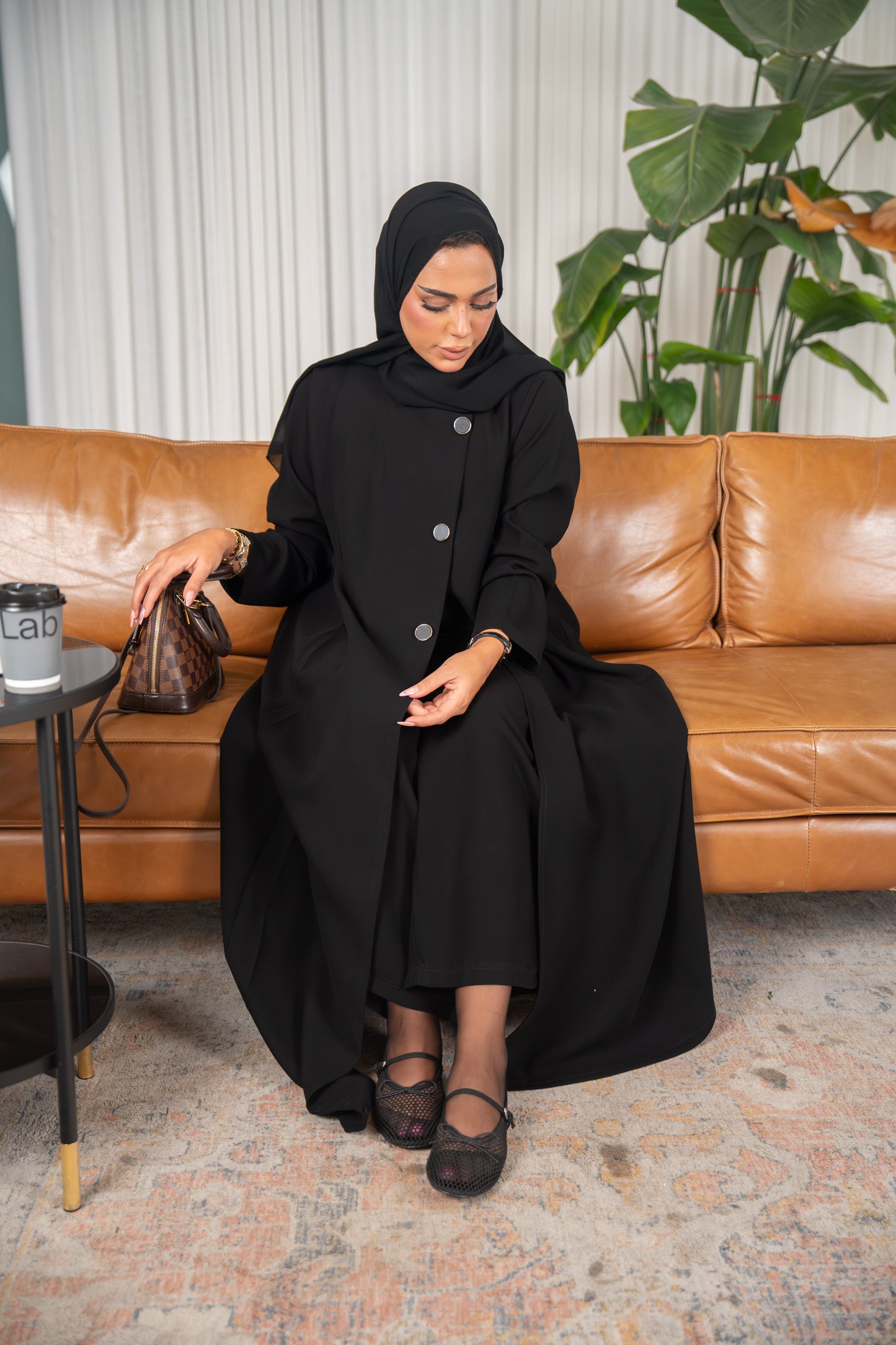 Dana Abaya – Bold Simplicity in Crepe Cuba