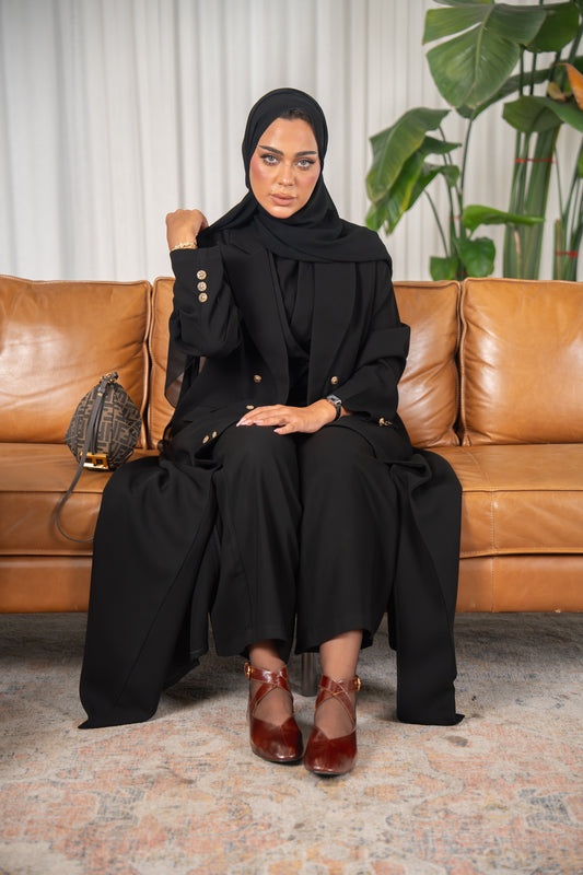 Rimal Abaya – Power & Prestige in Crepe Cuba