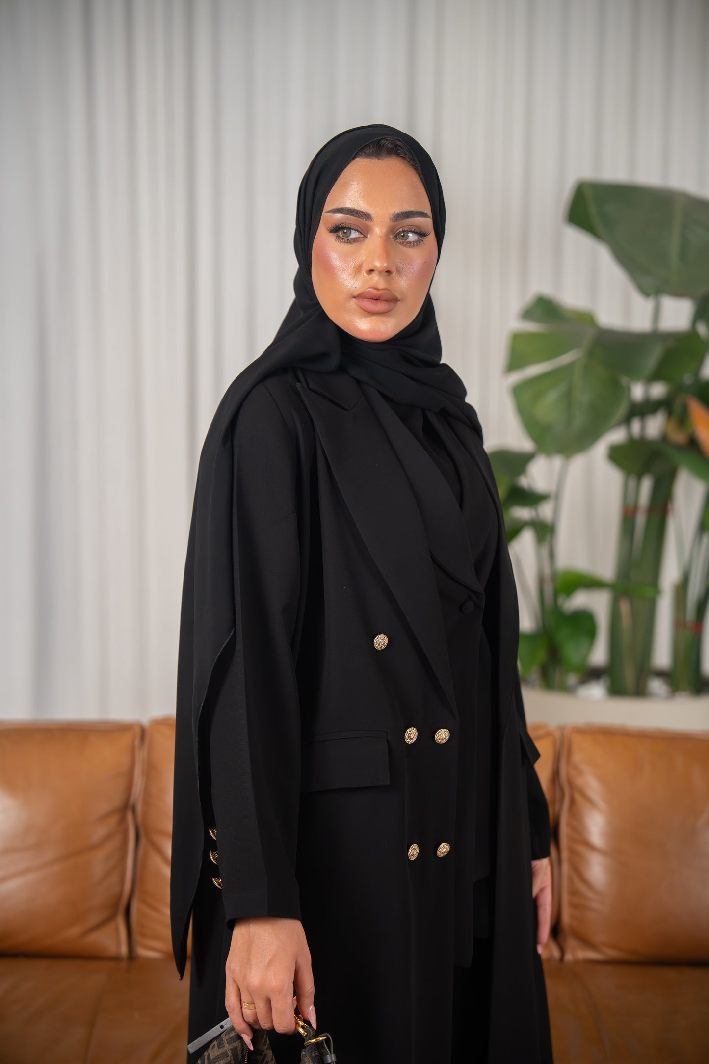 Rimal Abaya – Power & Prestige in Crepe Cuba